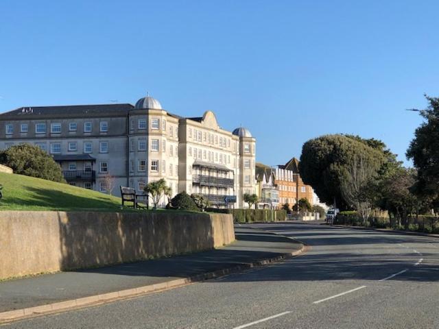 Caledonia Summertime Villa Jaywick Sands Exterior foto